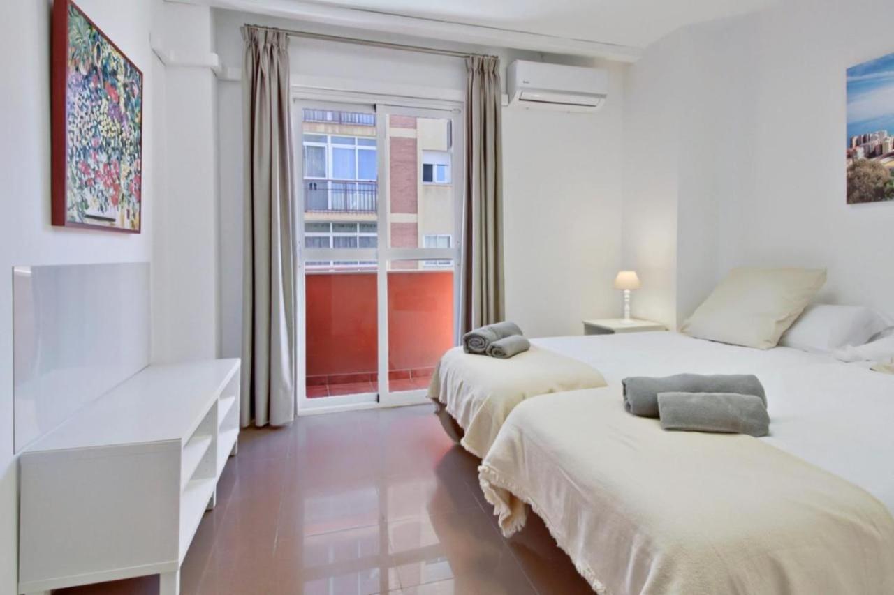 Apartmán Amplio Piso Con Terraza Màlaga Exteriér fotografie