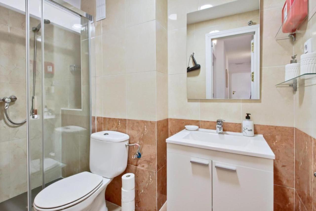 Apartmán Amplio Piso Con Terraza Màlaga Exteriér fotografie